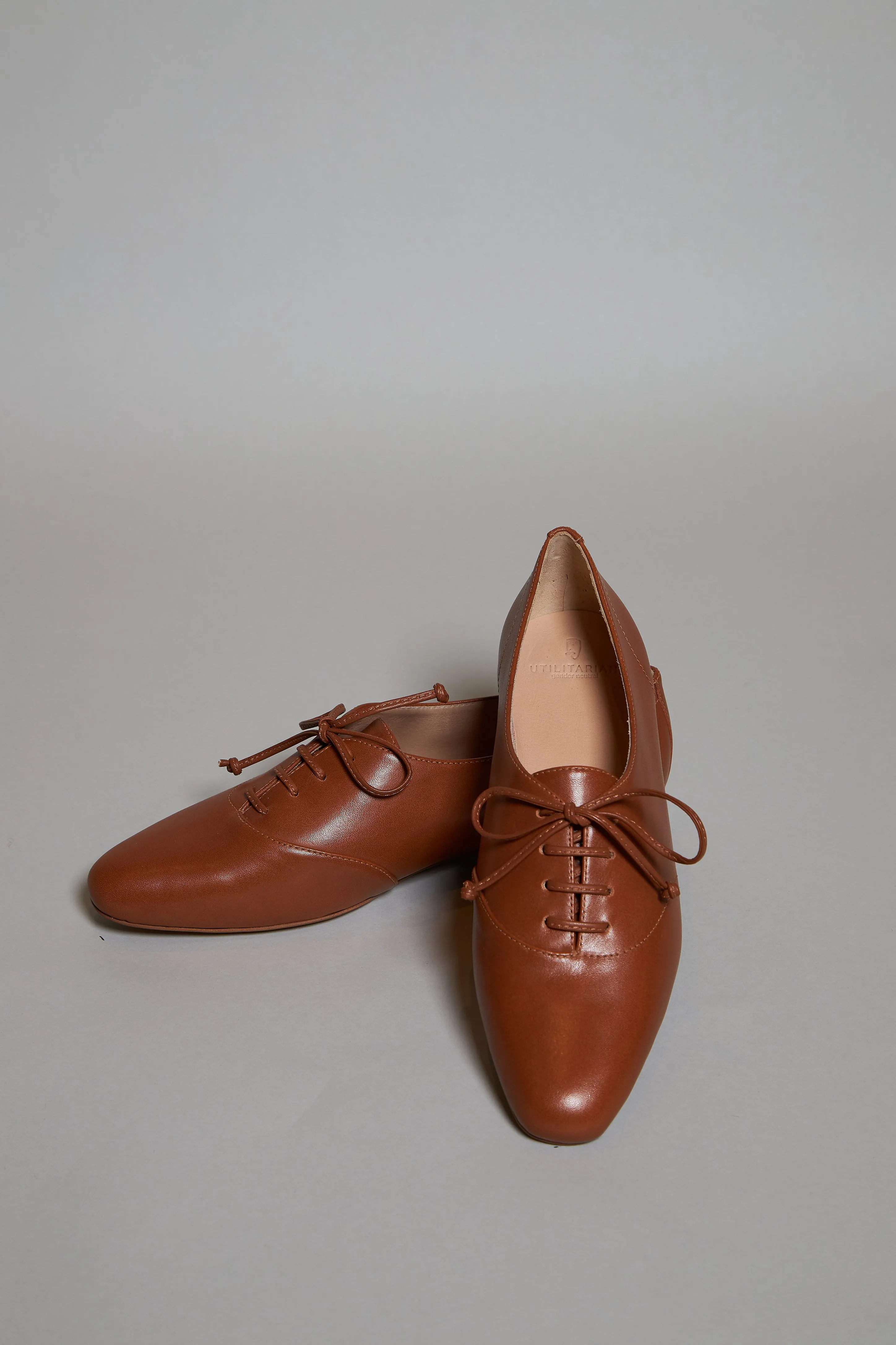 FLUID OXFORD in black - Preorder