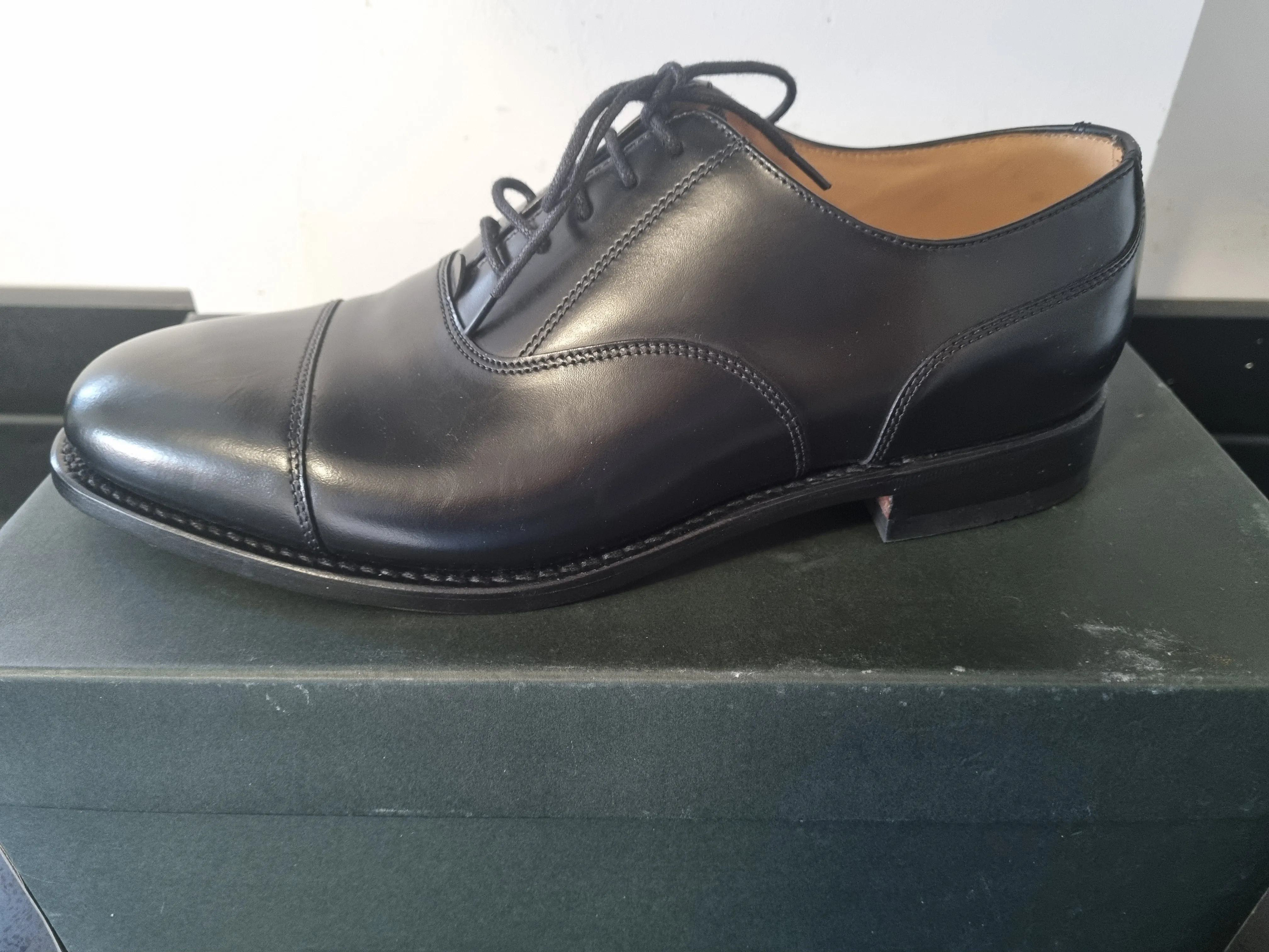 Loake - Hi-Shine Black Leather Oxford Shoe
