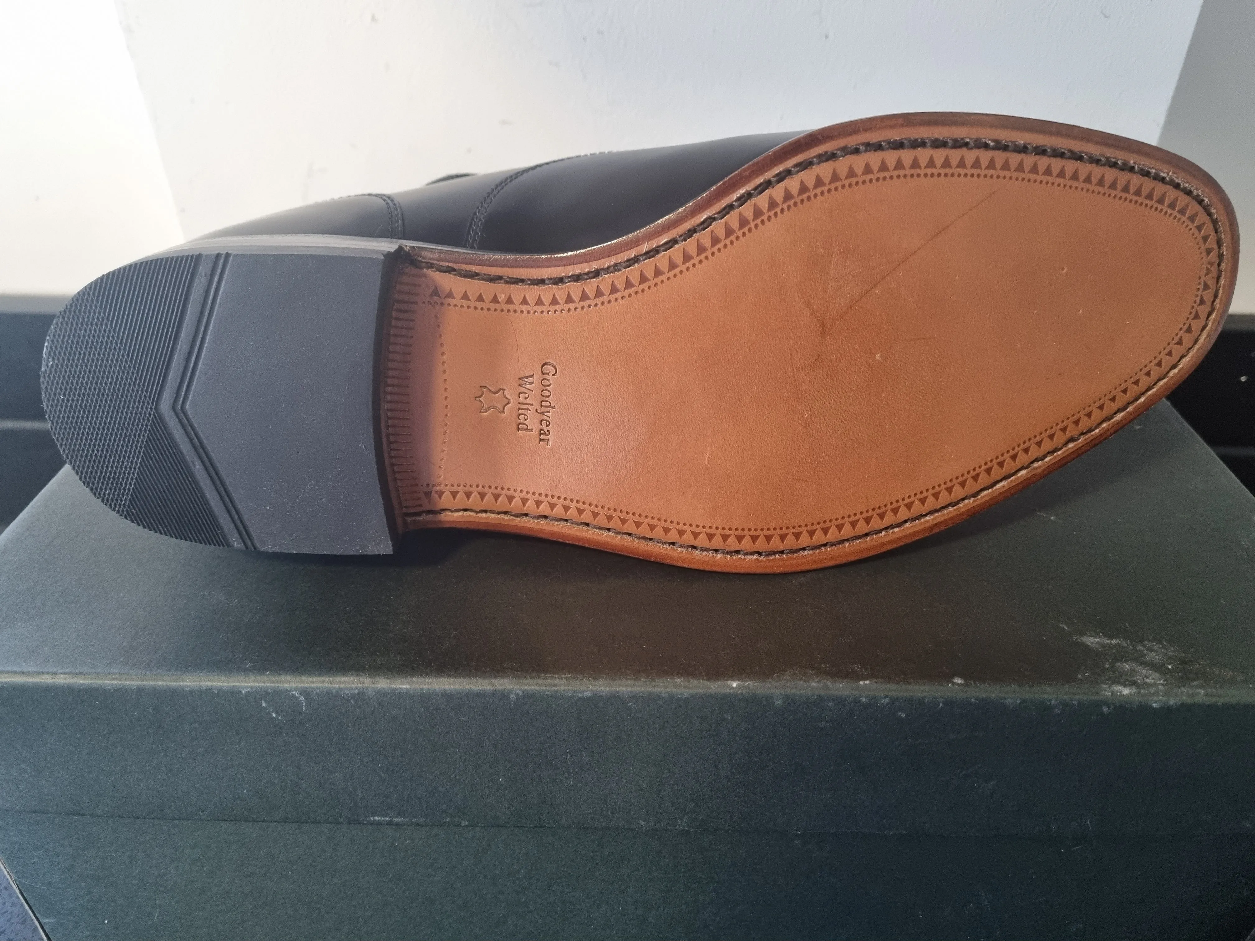 Loake - Hi-Shine Black Leather Oxford Shoe