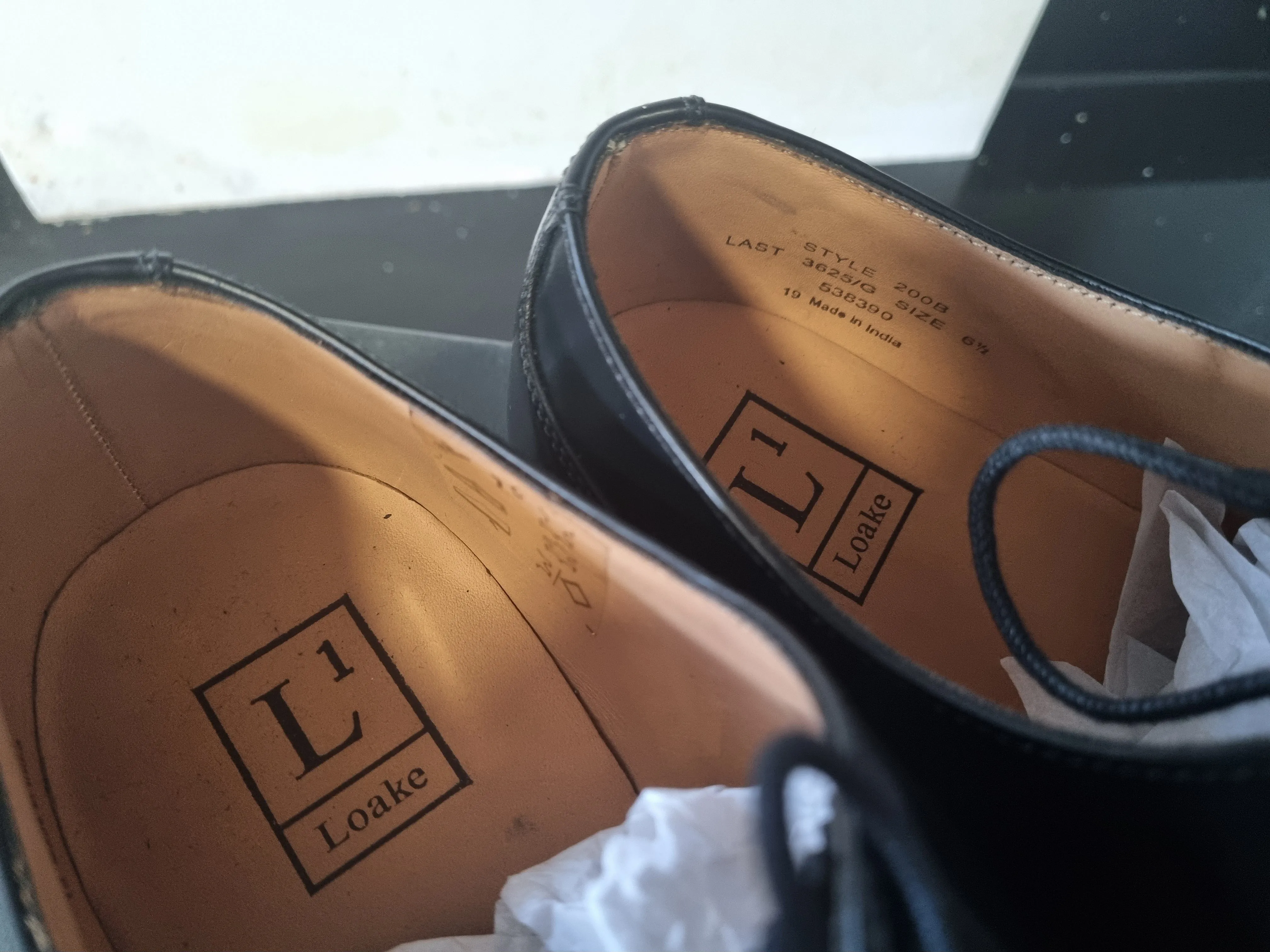 Loake - Hi-Shine Black Leather Oxford Shoe