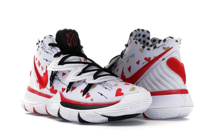 Nike Kyrie 5 Sneaker Room Mom White