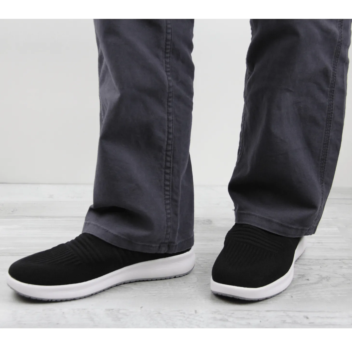 Trident Unisex Sneaker in Black