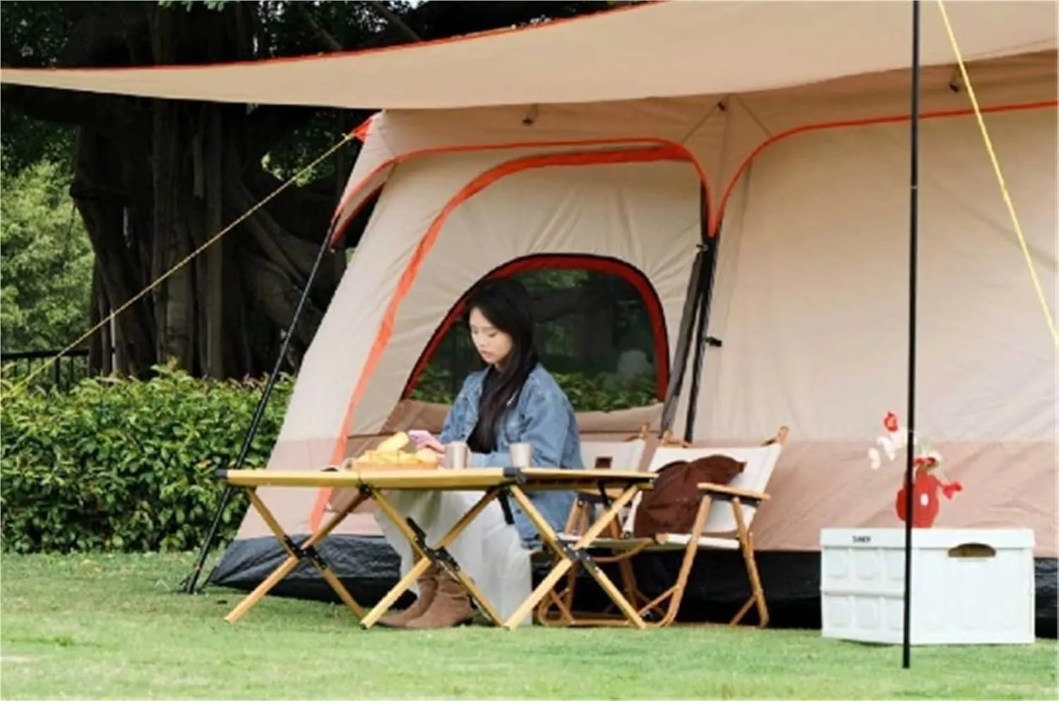 Two-Bedroom and One-Living Room Large Tent Outdoor Folding Portable Camping Thick Double-Layer Rainproof and Windproof Camping