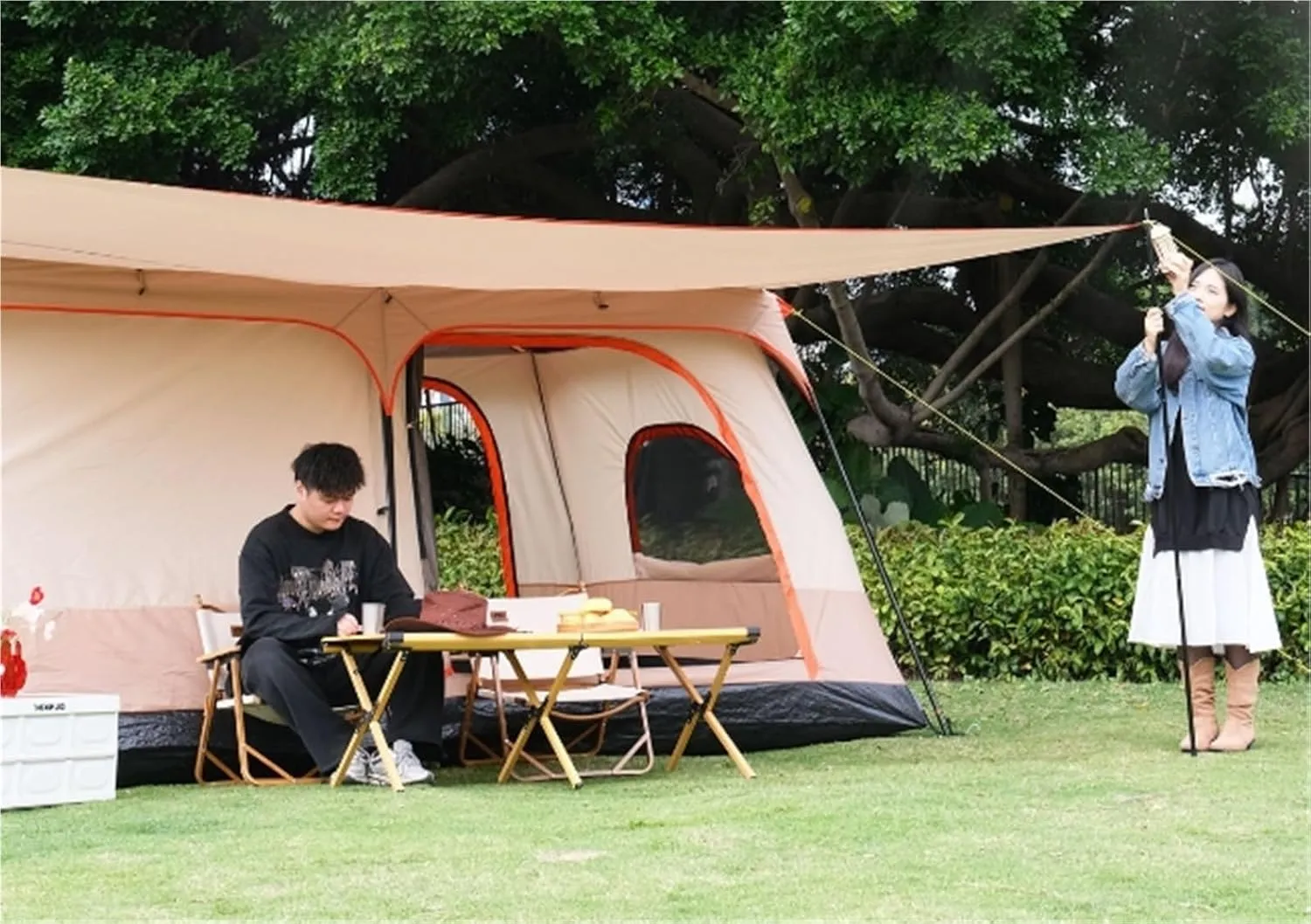 Two-Bedroom and One-Living Room Large Tent Outdoor Folding Portable Camping Thick Double-Layer Rainproof and Windproof Camping