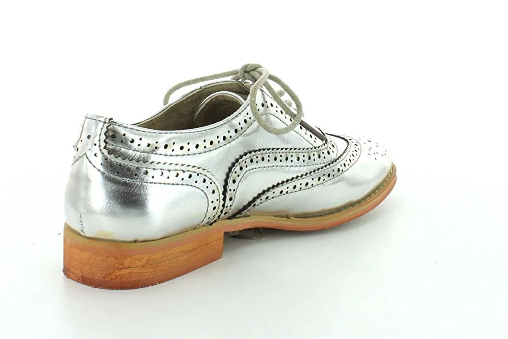 Wanted Shoes Women's Babe Oxford Shoe
