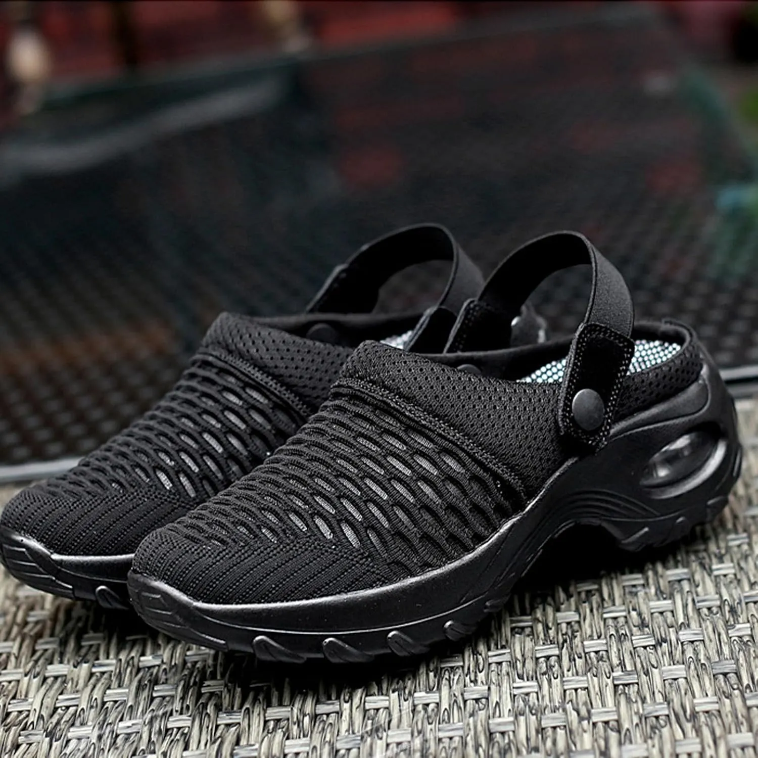 Women's Mesh Mules Sneaker Sandals with Air Cushion Support Slip On Walking Slipper Shoes Outdoor Mules Clogs for Summer